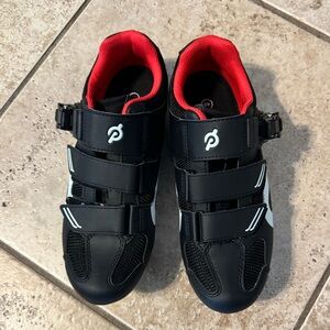 Almost new Peloton cycling shoes size 9 size 40